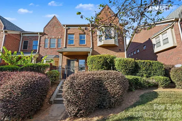 4670 Dabney Vigor DR, Charlotte, NC 28209