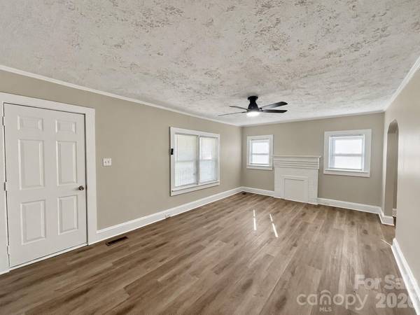 711 West Rice ST, Landis, NC 28088