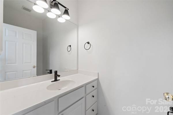 105 Woodsong LN, Mooresville, NC 28117