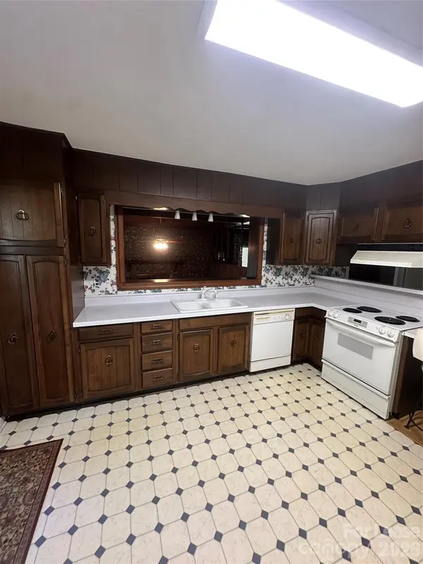 74 Fleetwood DR SW, Concord, NC 28027