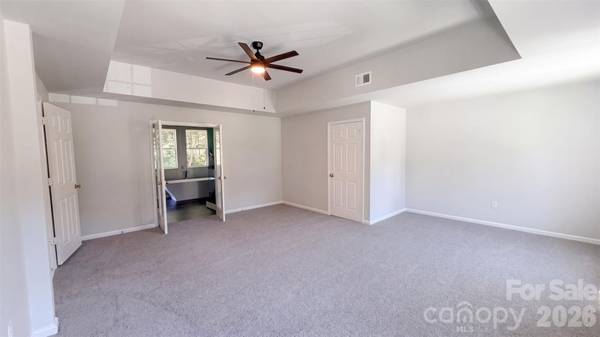 6226 Dumont LN, Charlotte, NC 28269