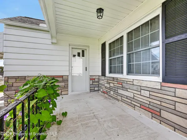1244 Bennett ST, Old Forge, PA 18518