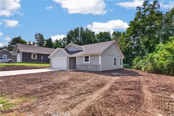 301 W 18th ST, Higginsville, MO 64037