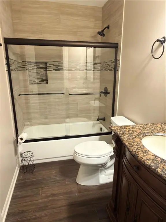 1005 Blueberry LN, Liberty, MO 64068