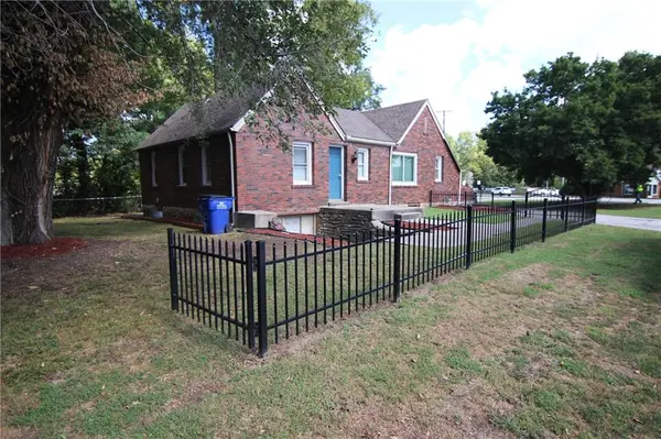 5840 Blue Ridge BLVD, Raytown, MO 64133