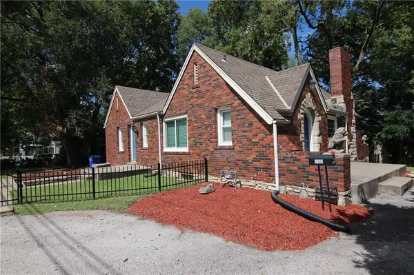5840 Blue Ridge BLVD, Raytown, MO 64133