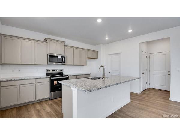 43112 Castle Stuart, Elizabeth, CO 80107