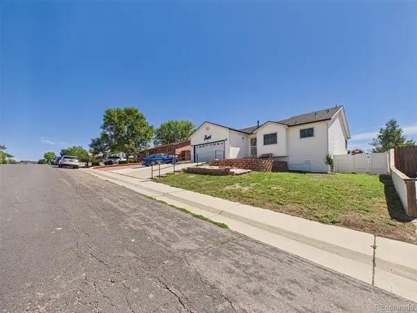 8250 Explorador Calle, Denver, CO 80229