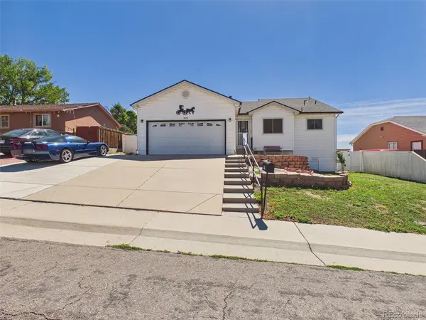 8250 Explorador Calle, Denver, CO 80229