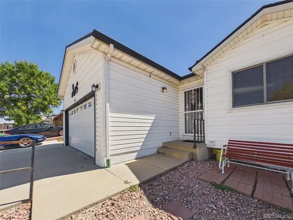 8250 Explorador Calle, Denver, CO 80229