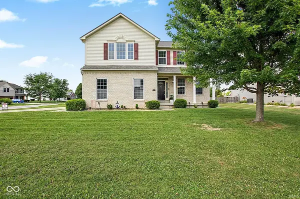 2410 McGregor DR, Avon, IN 46123-6774