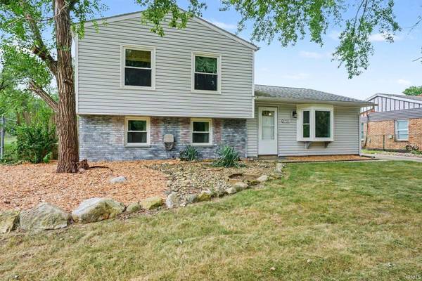3721 Riverside DR, South Bend, IN 46628