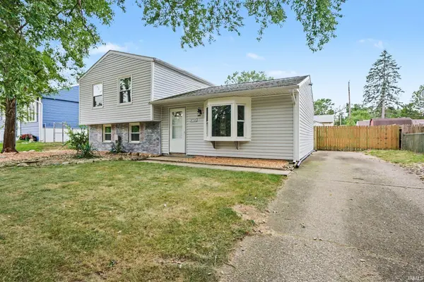 3721 Riverside DR, South Bend, IN 46628