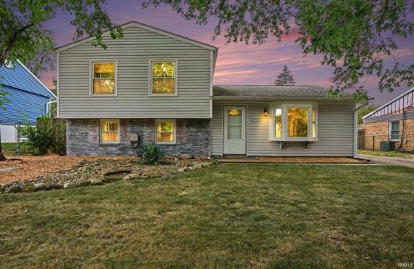 3721 Riverside DR, South Bend, IN 46628
