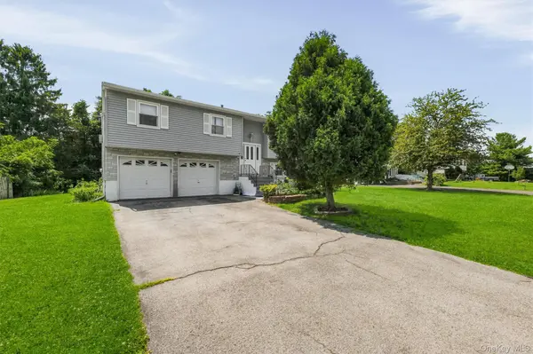 41 Keats DR, New Windsor, NY 12553