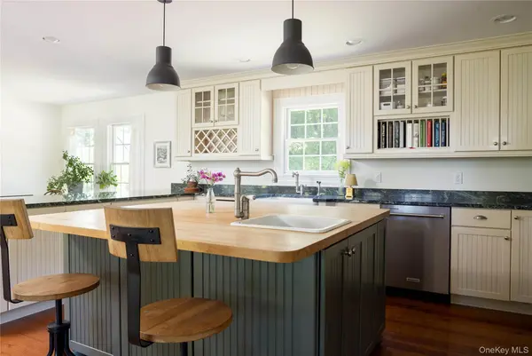 185 Maiden LN, Mattituck, NY 11952