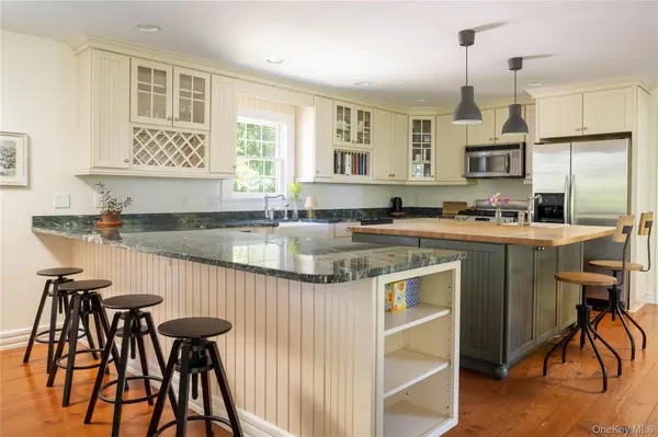 185 Maiden LN, Mattituck, NY 11952