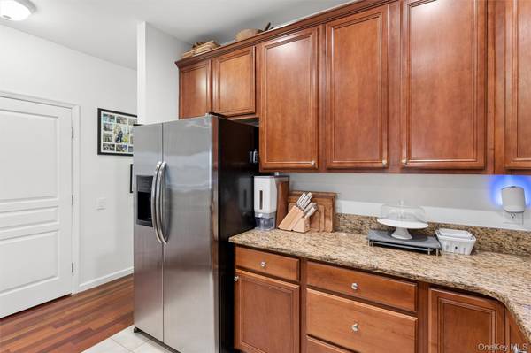 19 Strangford CT #110, Oceanside, NY 11572