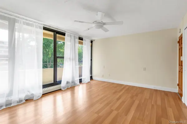 10-01 162 ST #4A, Beechhurst, NY 11357