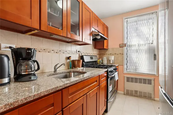 33-26 92nd ST #6R, Jackson Heights, NY 11372
