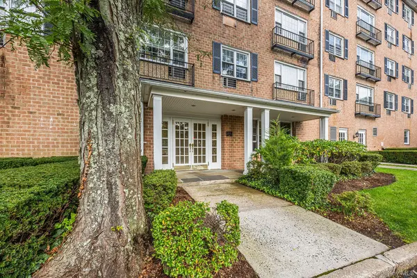 1 Consulate DR #2H, Tuckahoe, NY 10707