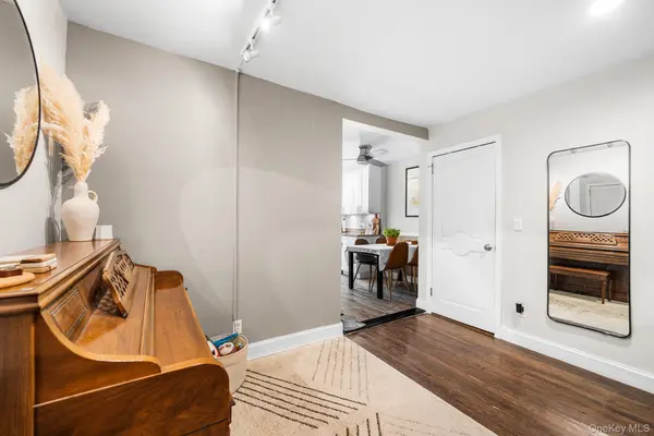 230-04 Kingsbury AVE #A, Oakland Gardens, NY 11364