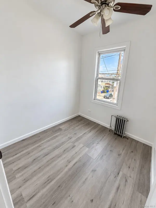 6052 80th AVE, Ridgewood, NY 11385