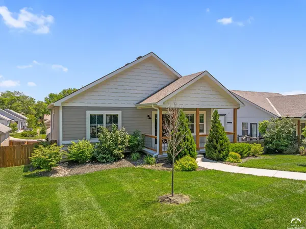 8435 Ottawa ST, De Soto, KS 66018