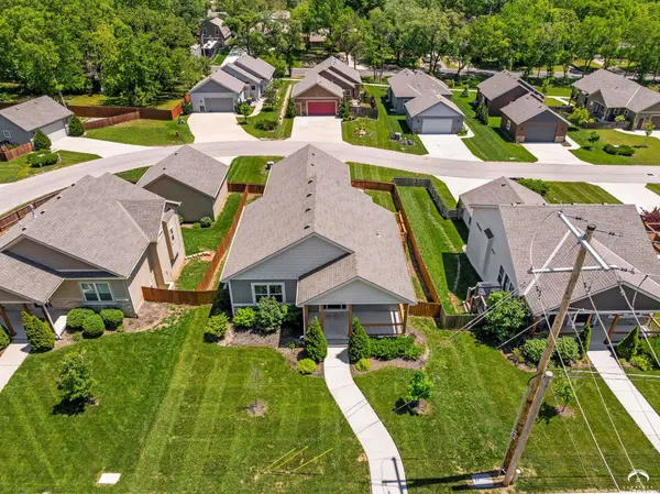 8435 Ottawa ST, De Soto, KS 66018