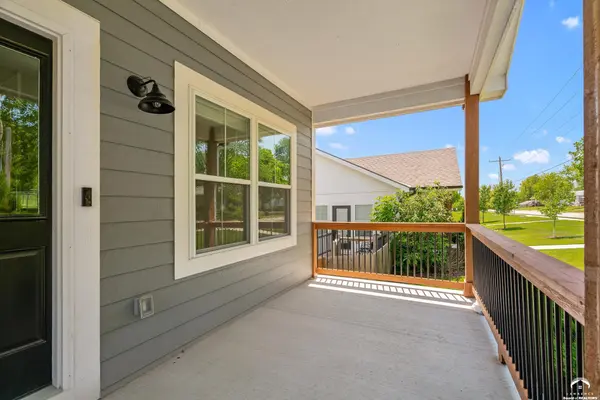 8435 Ottawa ST, De Soto, KS 66018