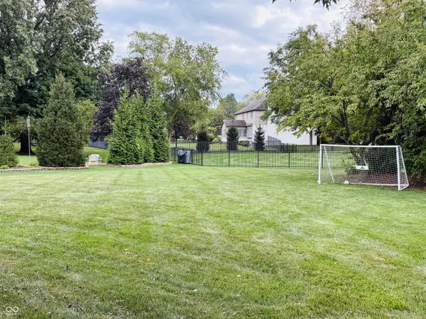 10892 Diamond DR, Carmel, IN 46032