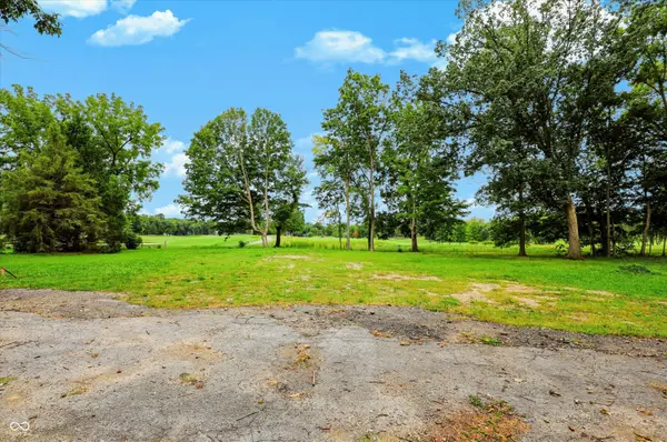 21 Cardinal LN, Carmel, IN 46032