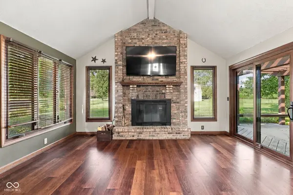 11867 N Shelby 700 W, New Palestine, IN 46163