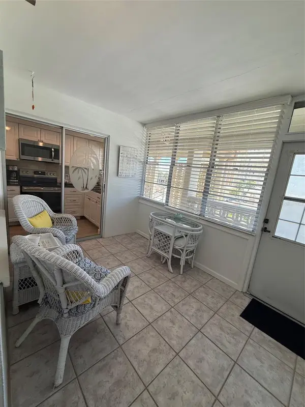 4455 DUHME RD #305, St Petersburg, FL 33708