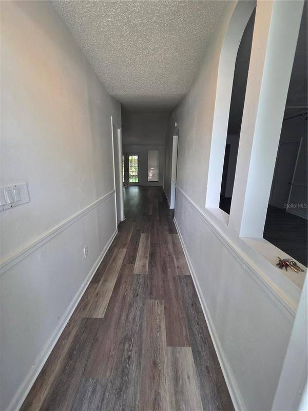 8413 BARRETT PL, Tampa, FL 33617
