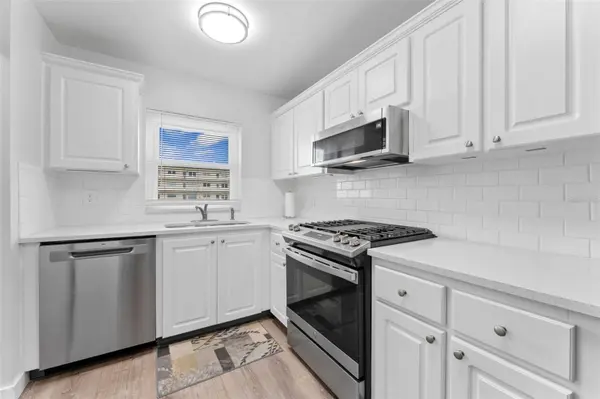 5623 80TH ST N #203, St Petersburg, FL 33709