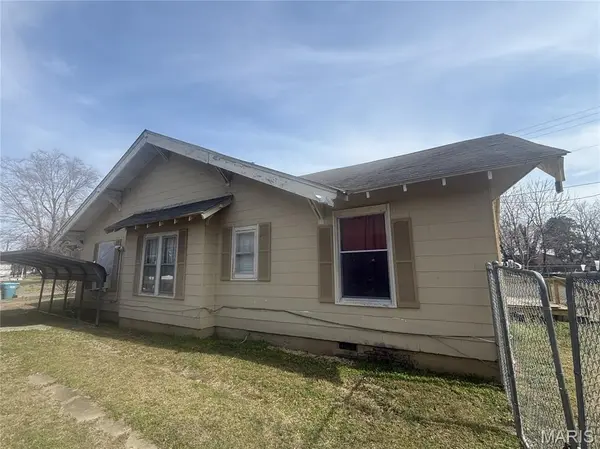 410 E 8th ST, Caruthersville, MO 63830