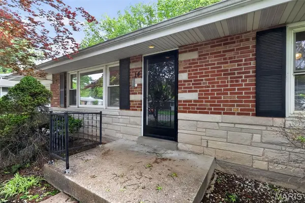 14 Forest Home CT, St Louis, MO 63137