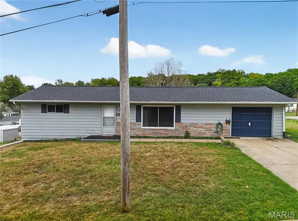 913 Vine ST, Festus, MO 63028