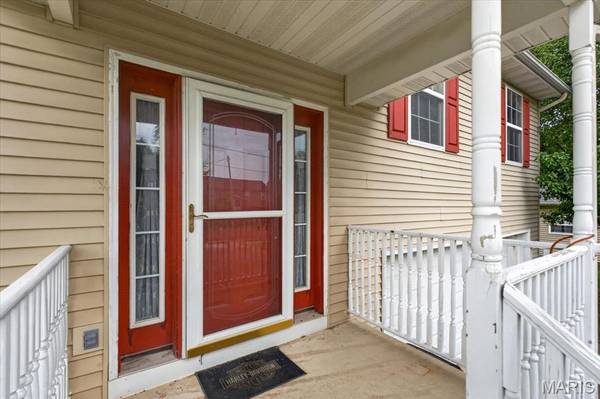823 Old Theater DR, Vandalia, IL 62471