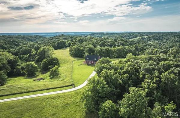 90 Jug Hollow RD, Hardin, IL 62047