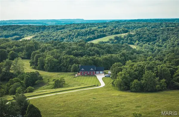 90 Jug Hollow RD, Hardin, IL 62047