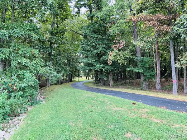 8539 Beaucoup Township RD, Ashley, IL 62808
