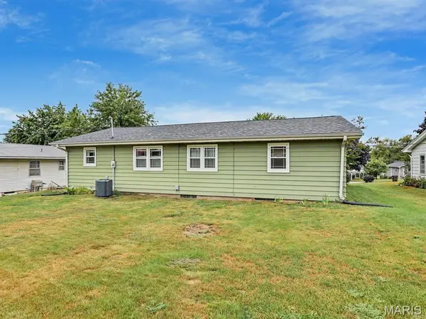 1015 Easy ST, Palmyra, MO 63461