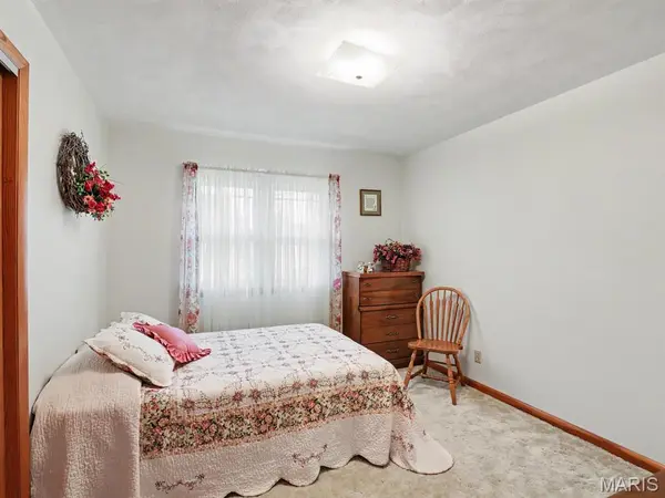 1015 Easy ST, Palmyra, MO 63461