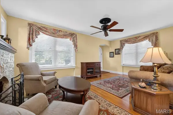 1071 Midland BLVD, St Louis, MO 63130