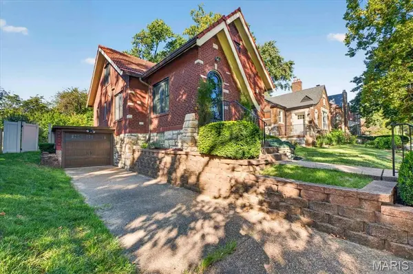 1071 Midland BLVD, St Louis, MO 63130