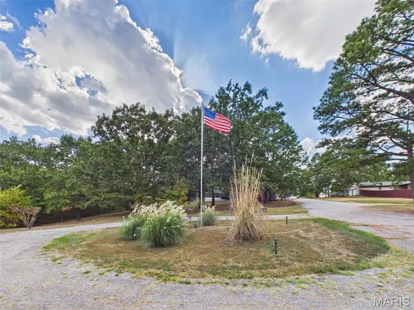 13950 Haystack LN, Dixon, MO 65459