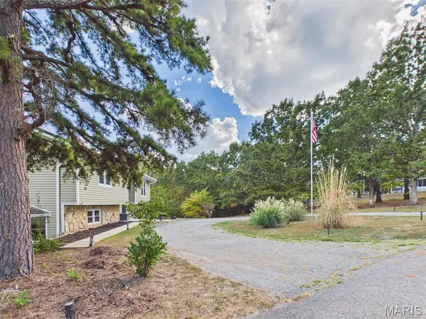 13950 Haystack LN, Dixon, MO 65459