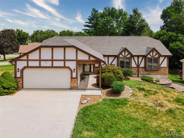 12 Meadow Crest CT, St Charles, MO 63303